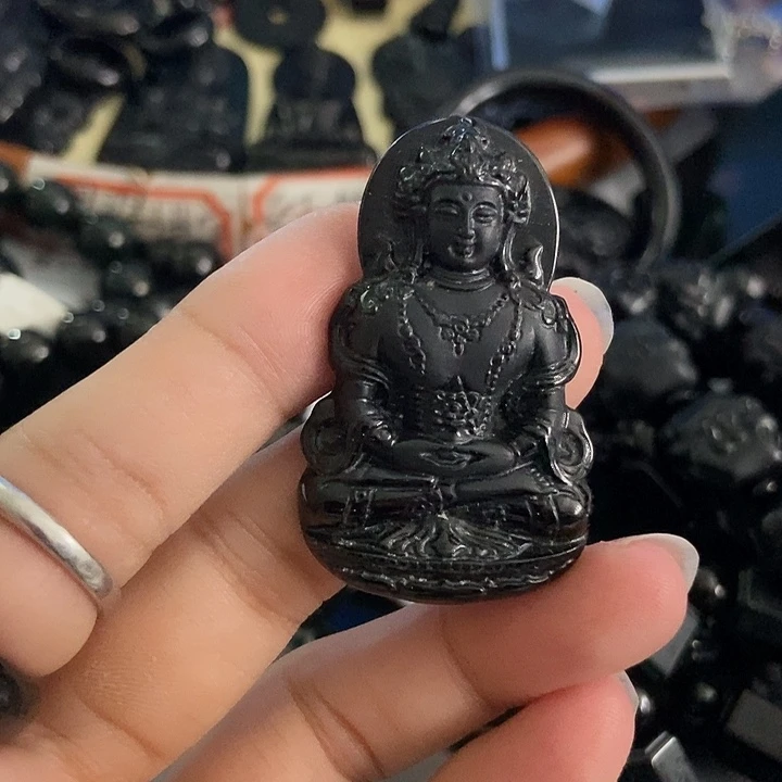 翡翠未镶嵌颈饰墨翠度母
