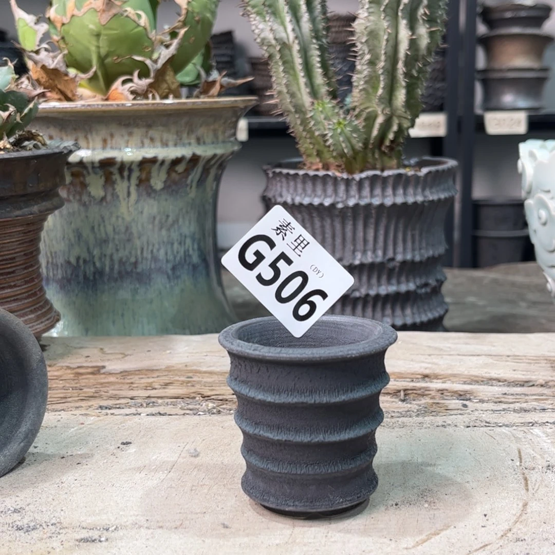 陶内口5高5.5瑕疵