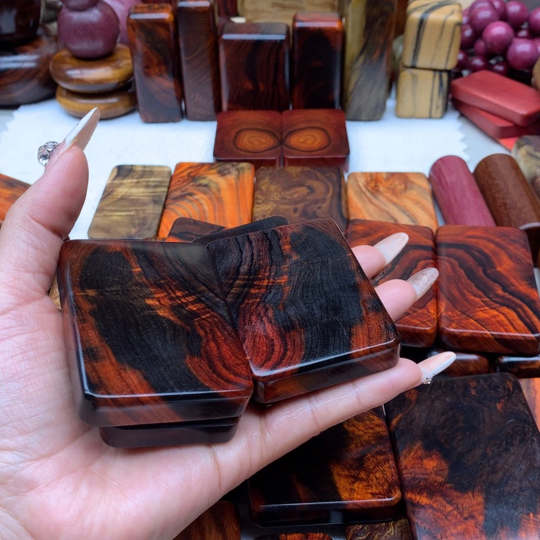 交趾黄檀（大红酸枝）用****1