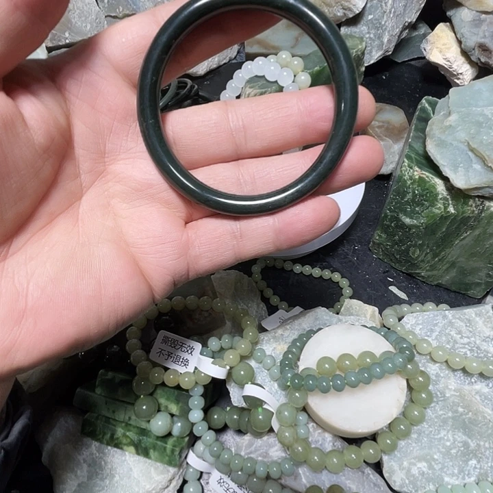 琴***2和田玉（糖玉）未镶嵌手镯