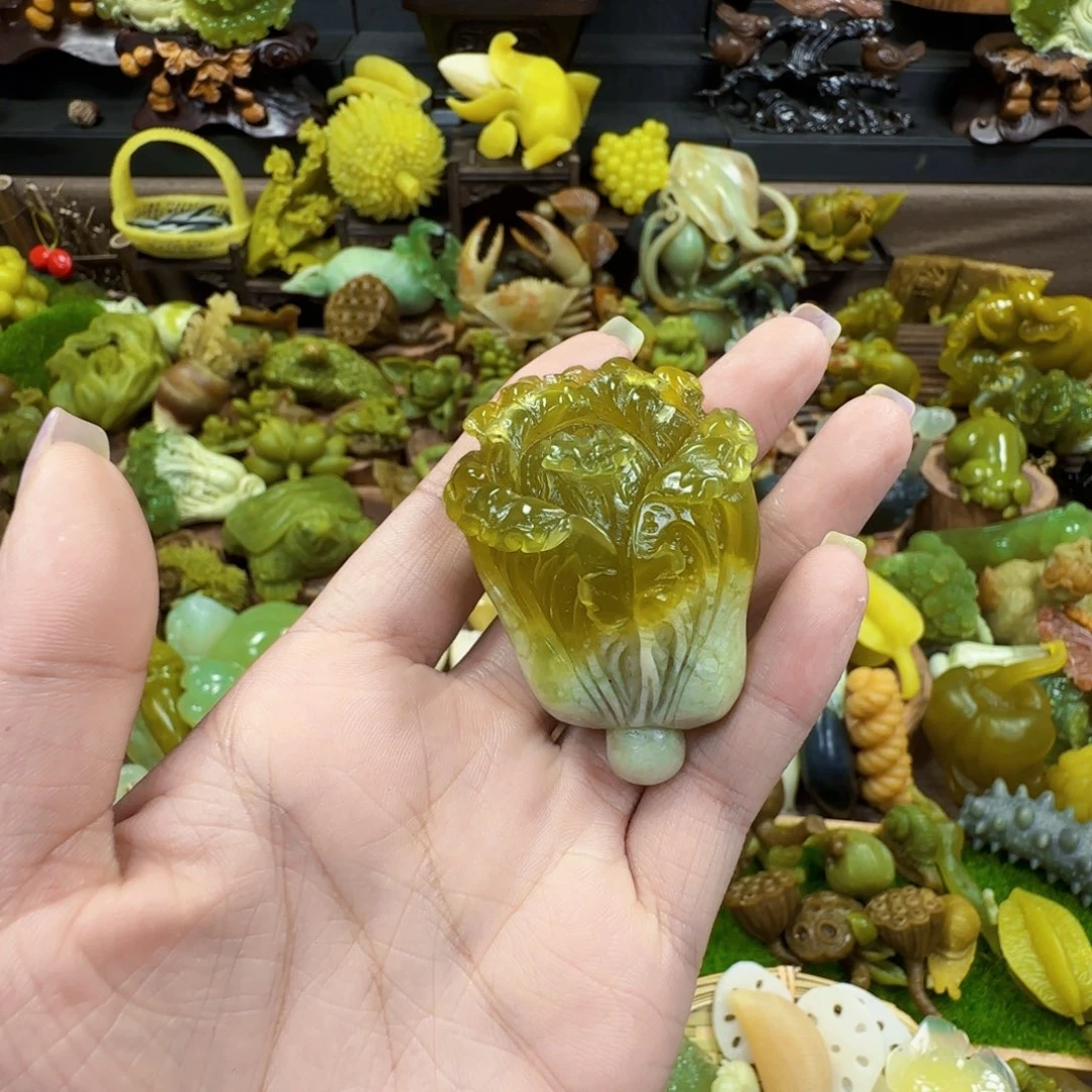 来***豆蛇纹石玉未镶嵌摆件