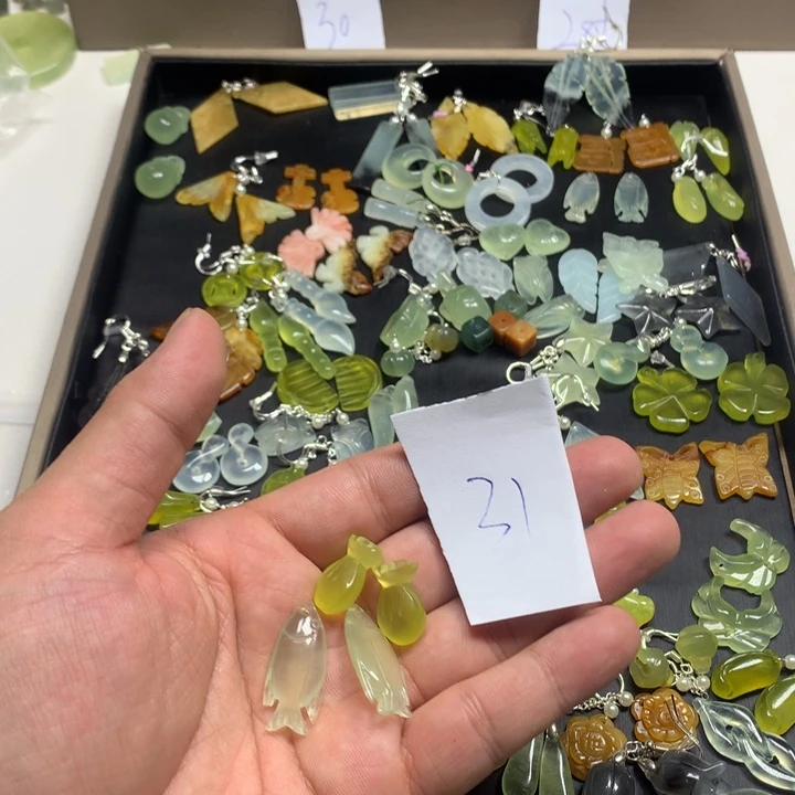 蛇纹石玉耳钉足银镀金镶嵌挽*