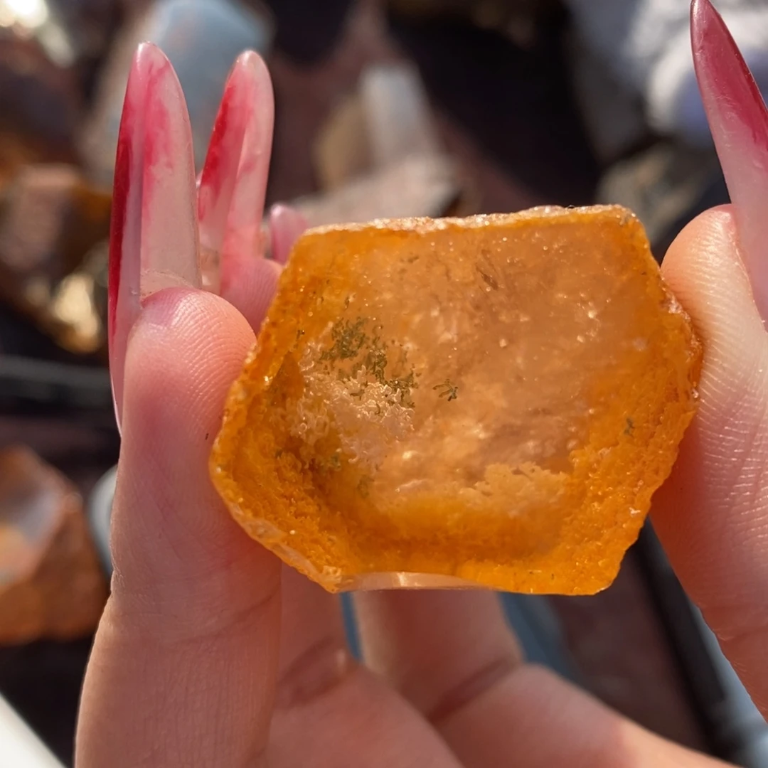 水晶景石未镶嵌幽灵