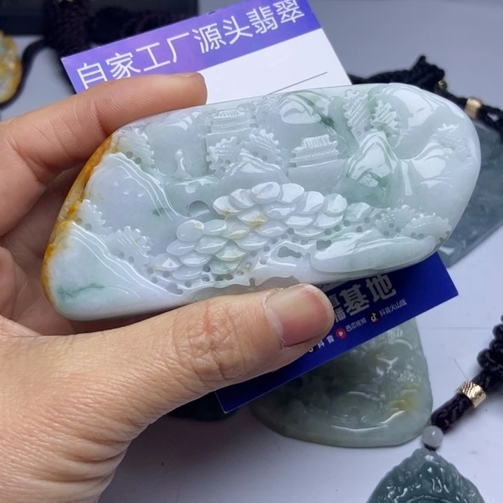 翡翠颈饰未镶嵌翡翠