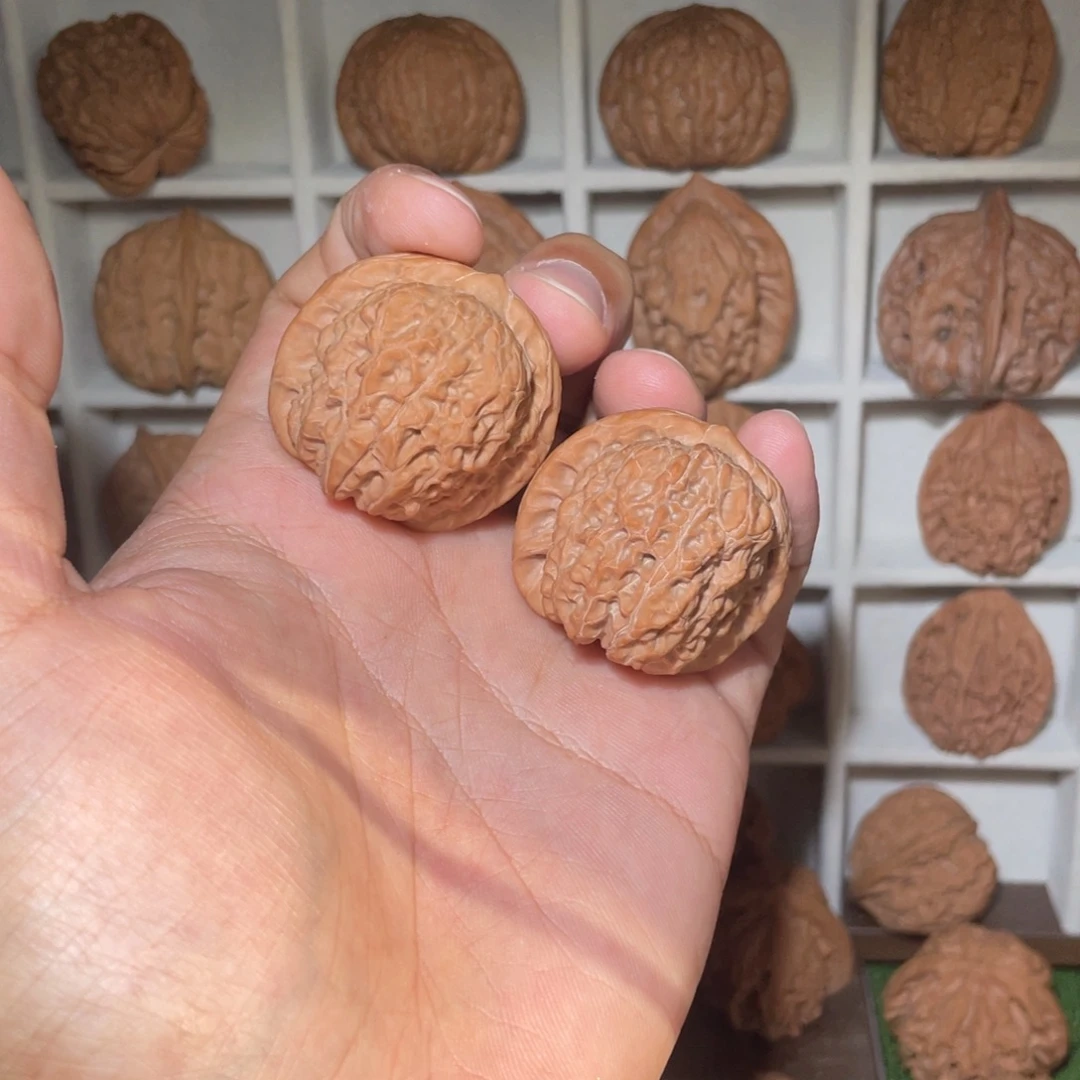 文玩核桃把件36全品血麒麟