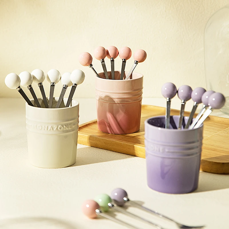 【摩登主妇】MONAZONE水果叉套装可爱创意家用安全陶瓷便携网红韩式