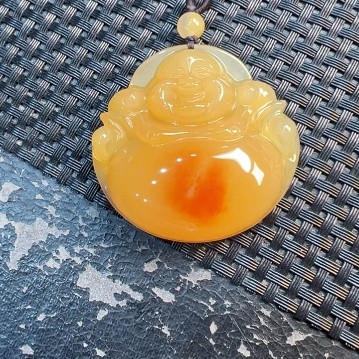 石英质玉（黄龙玉）颈饰未镶嵌周*在