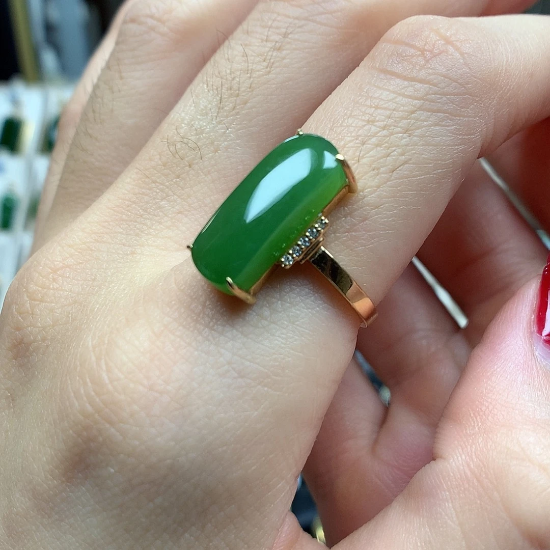 18K金镶嵌戒指和田玉7×16