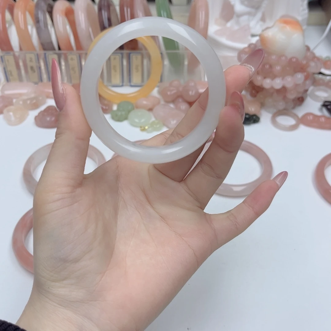 未镶嵌手镯石英质玉s****y