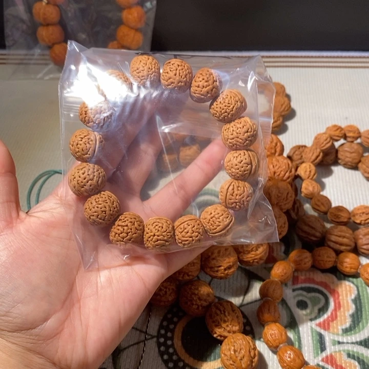 文玩核桃手串罗****多……