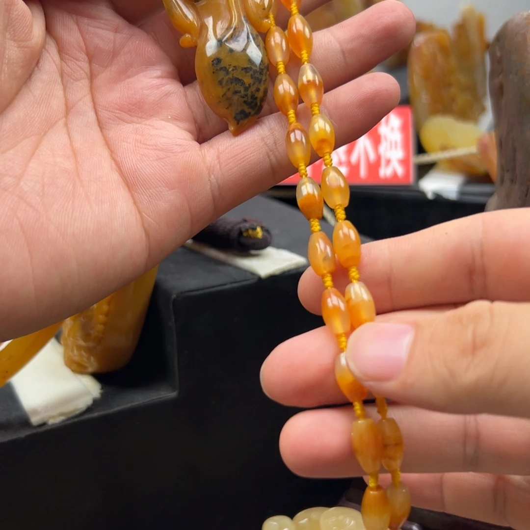 未镶嵌石英质玉（黄龙玉）黄龙玉