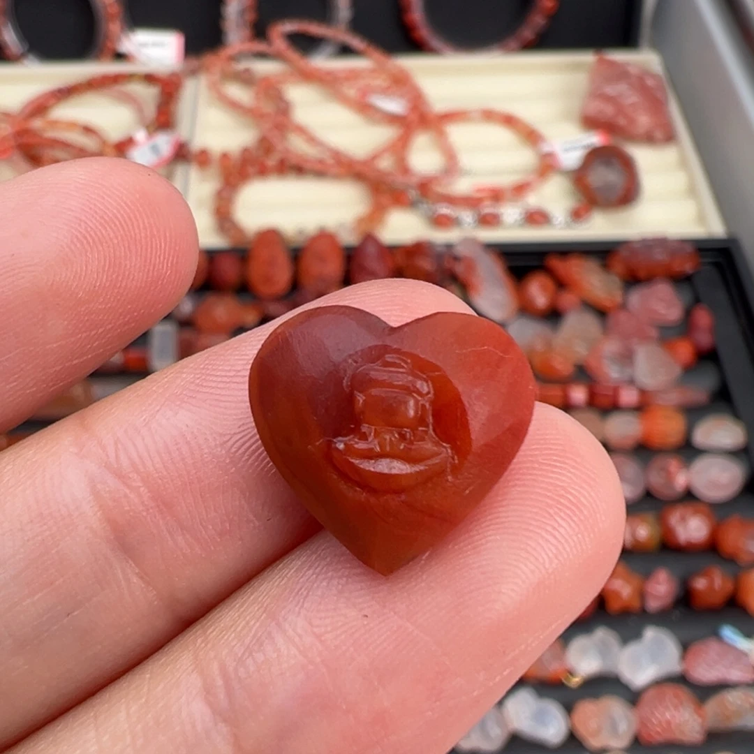 南红玛瑙未镶嵌颈饰火焰心中有佛