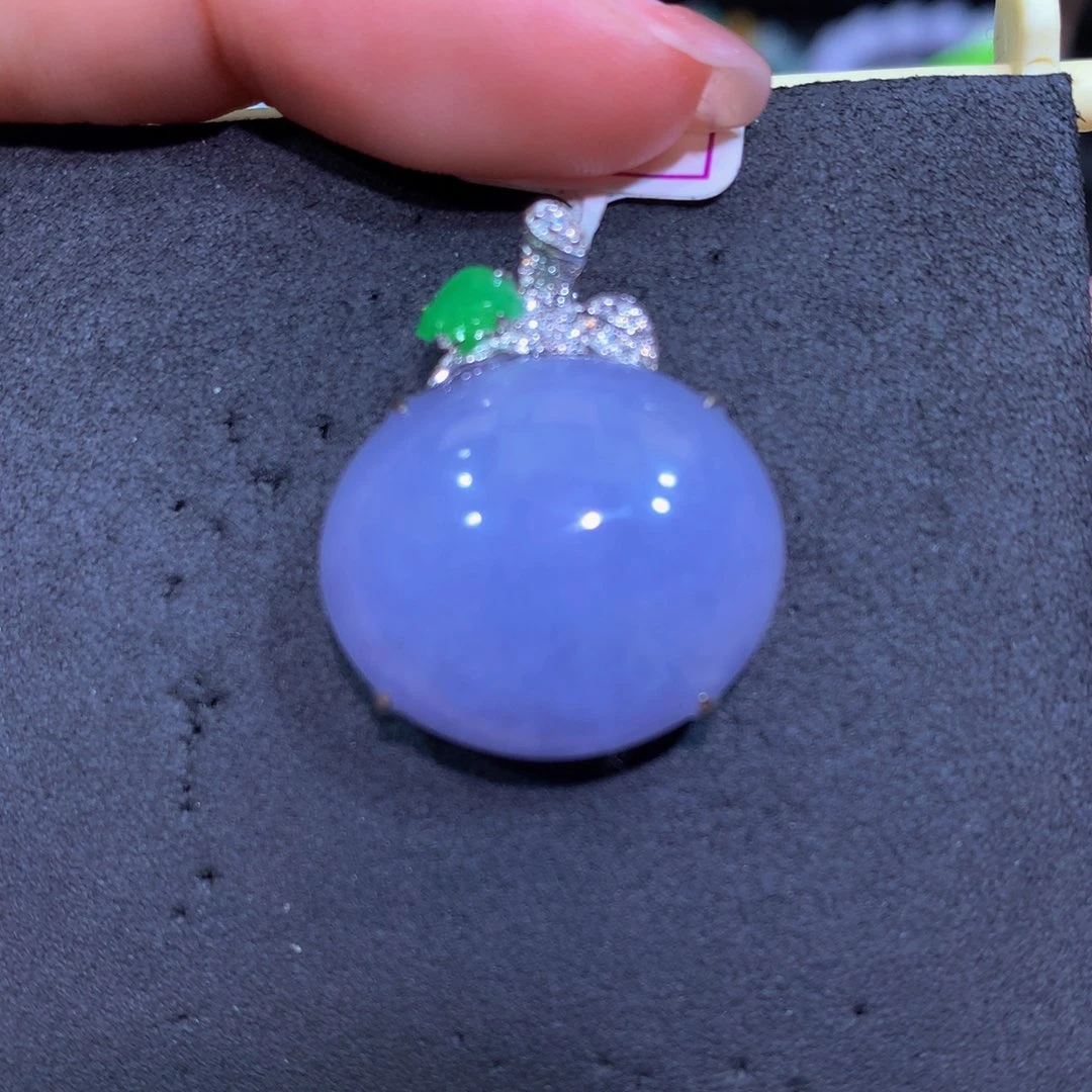 翡翠18K金镶嵌颈饰翡翠