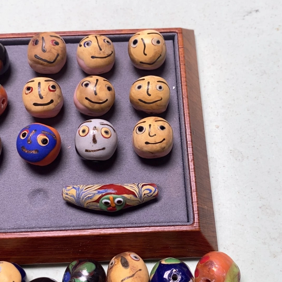 琉璃颈饰印度尼西亚九个脸珠一个弯管