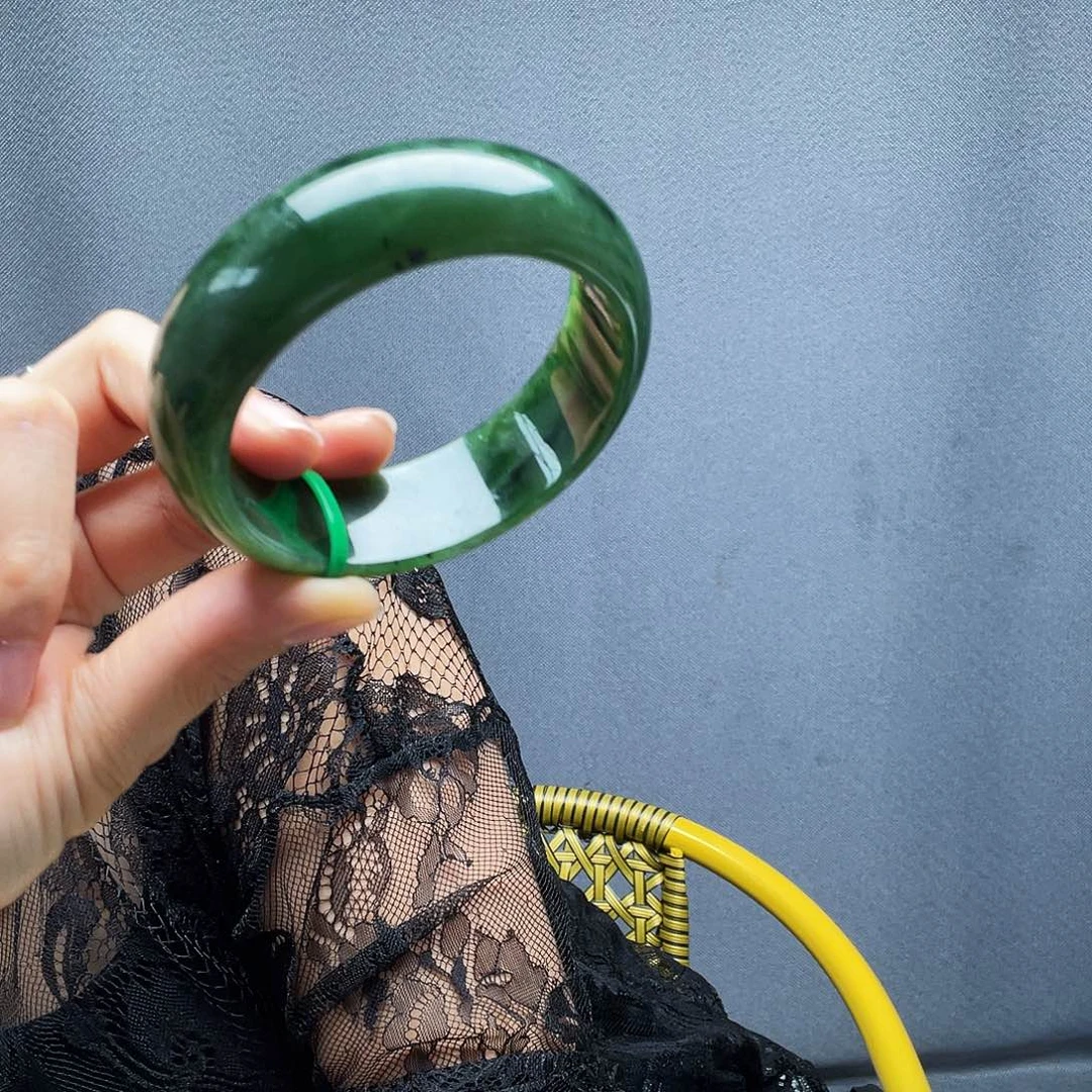 福***儿和田玉未镶嵌手镯