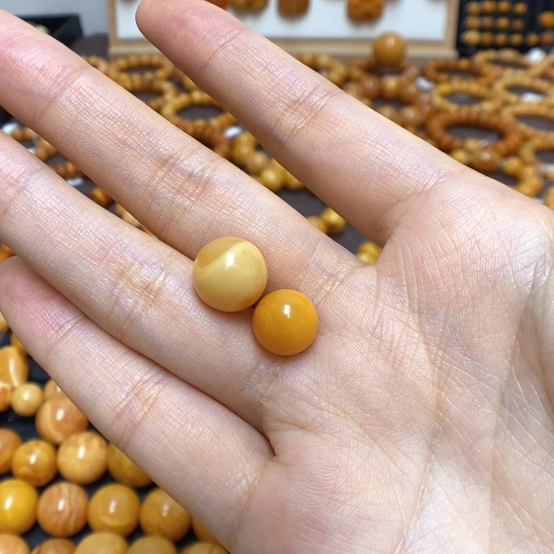 蜜蜡裸石未镶嵌李**?配饰