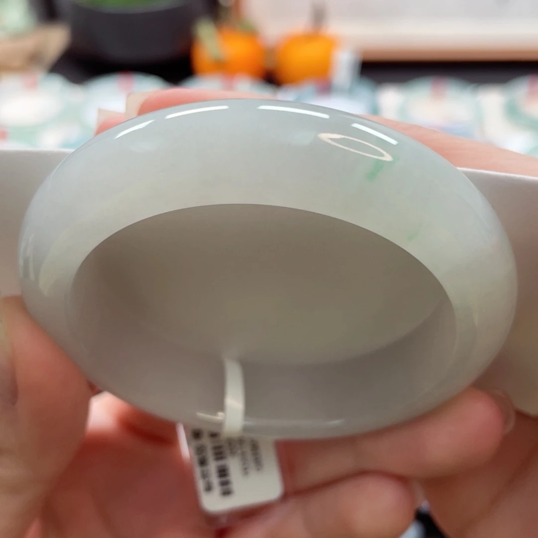 【闪购商品】翡翠手镯未镶嵌53无棉感素雅白底飘绿翠25号