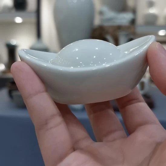 定瓷元宝银锭盖置摆件