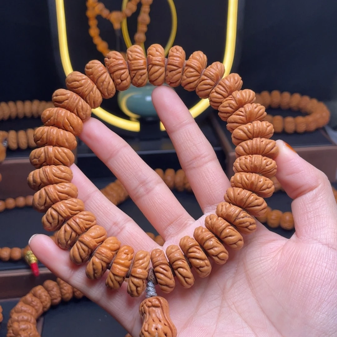 桃核手串祥云飞碟