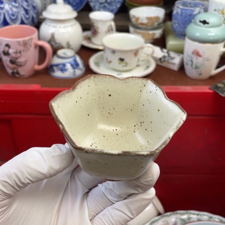 他家瓷器真美….开播了