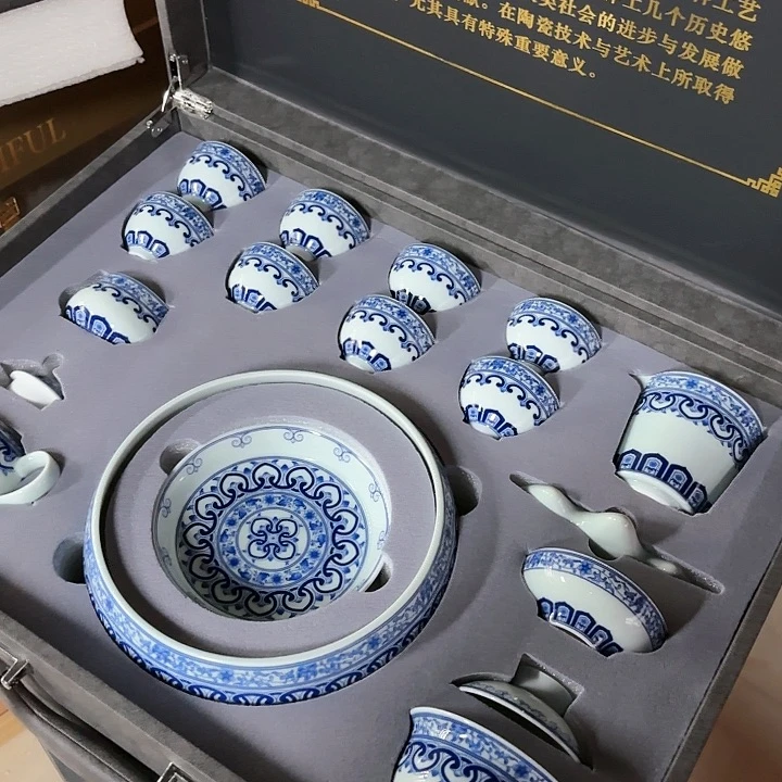 孤品茶具套装等。