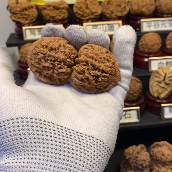 文玩核桃把件M****y满天星42