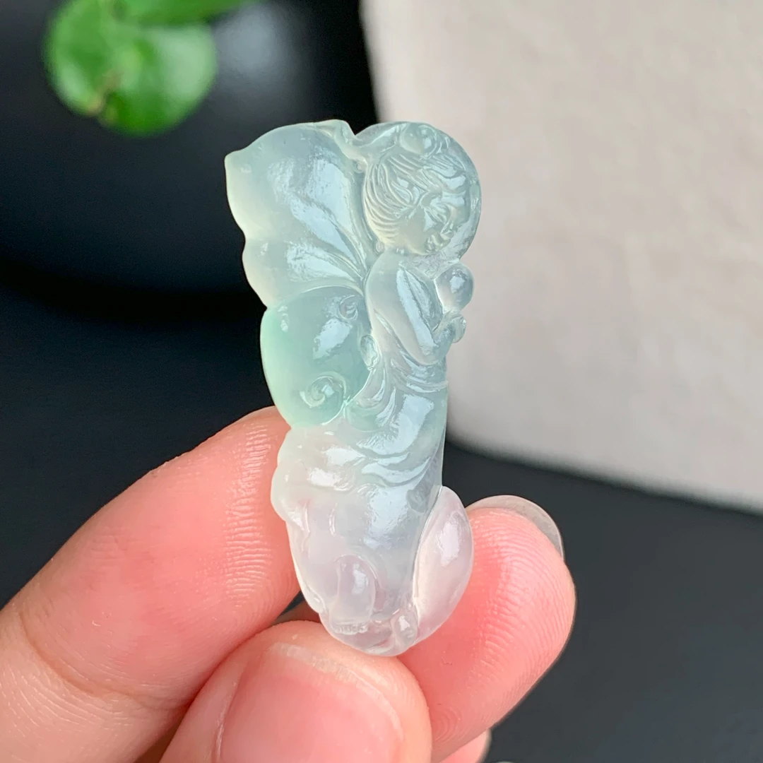 【自然光实拍】清澈 天然翡翠A货冰胶蝴蝶仙子吊坠 定制毛货未抛光