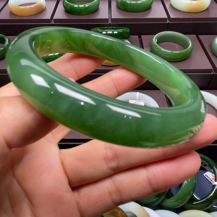 和田玉未镶嵌手镯63口径