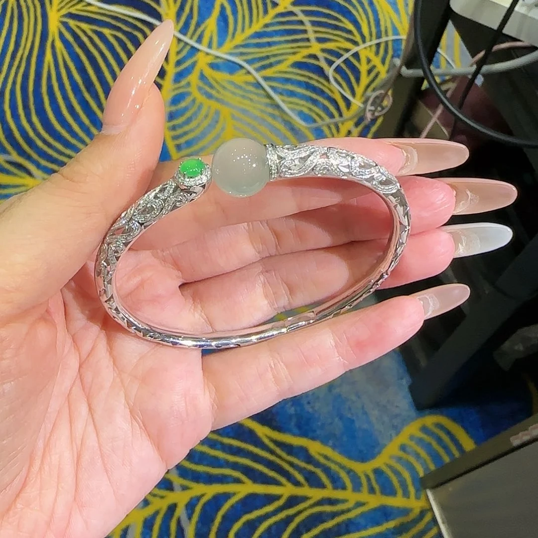 【闪购商品】18K金镶嵌手镯翡翠璐天然A货翡翠