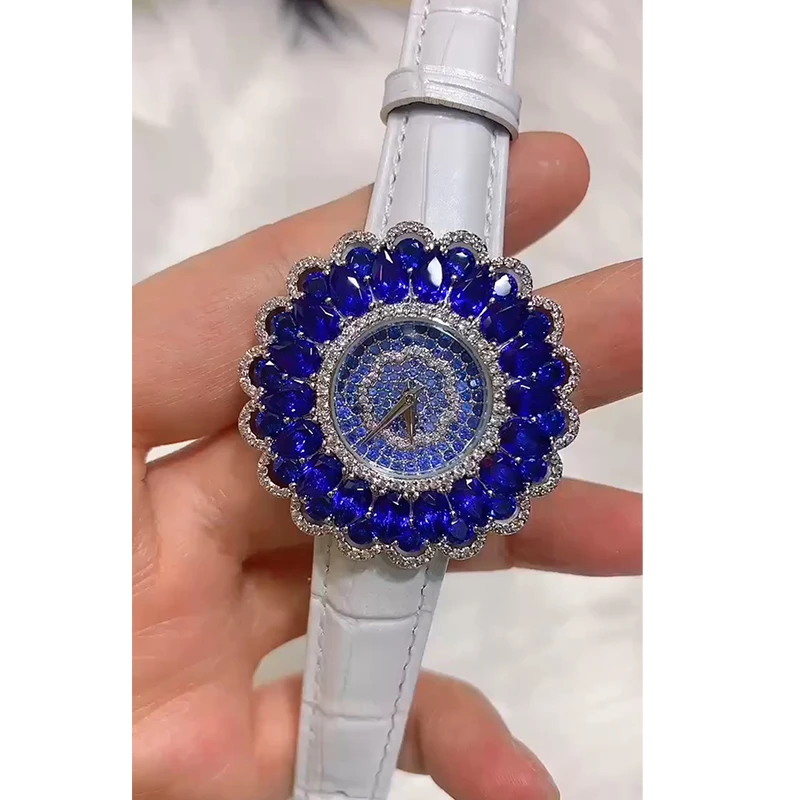 天蓝色手表时尚百搭轻奢气质女士精致腕表