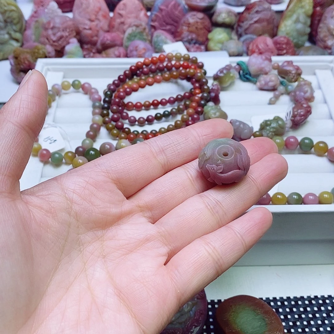 玛瑙/玉髓盐源玛瑙吊坠未镶嵌
