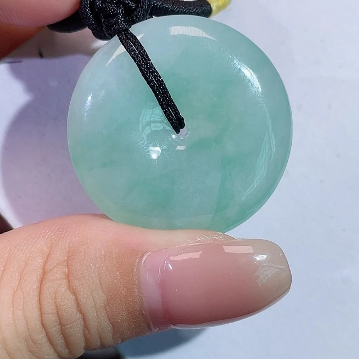 颈饰未镶嵌翡翠平安扣