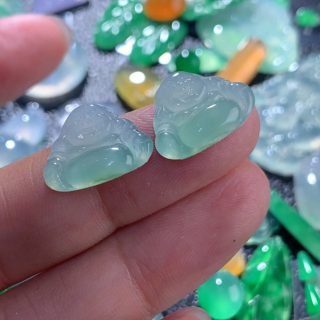 翡翠颈饰未镶嵌缅甸