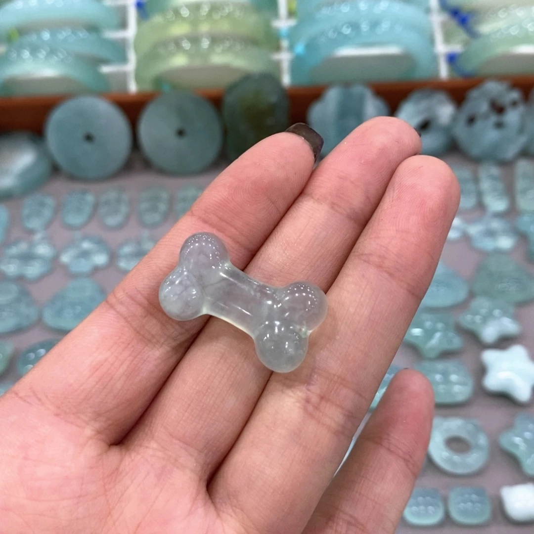 未镶嵌蛇纹石玉颈饰