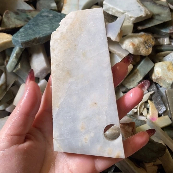 翡翠颈饰未镶嵌天然翡翠