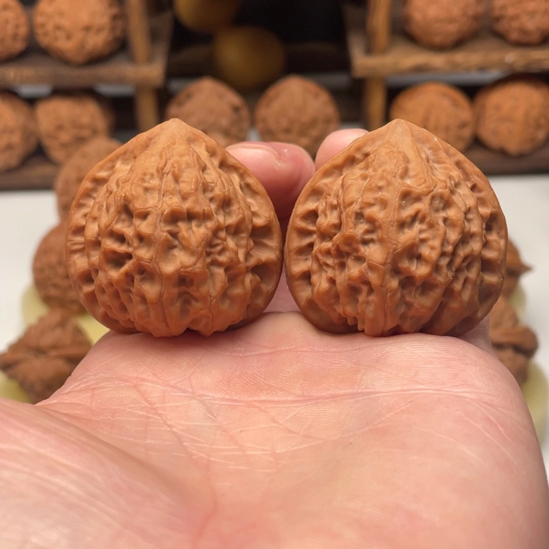 文玩核桃把件金牛