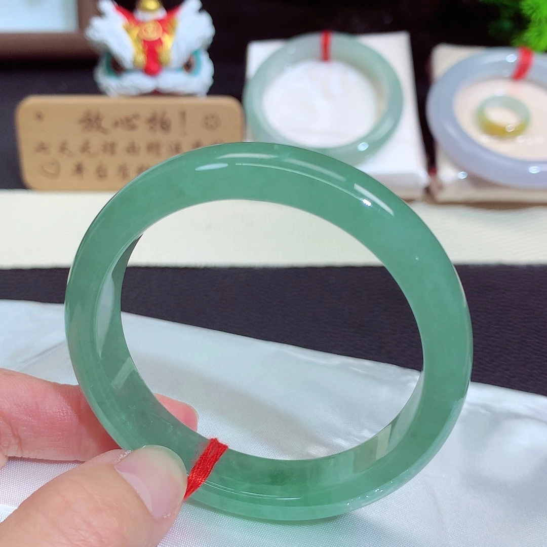 翡翠未镶嵌手镯555