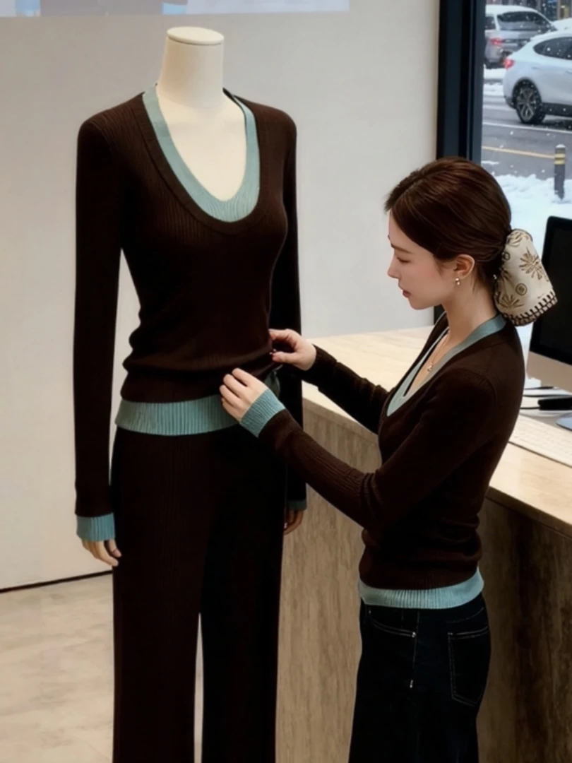 德绒2025秋季假两件撞色U领正肩长袖上衣女巨好看修身百搭日系t恤