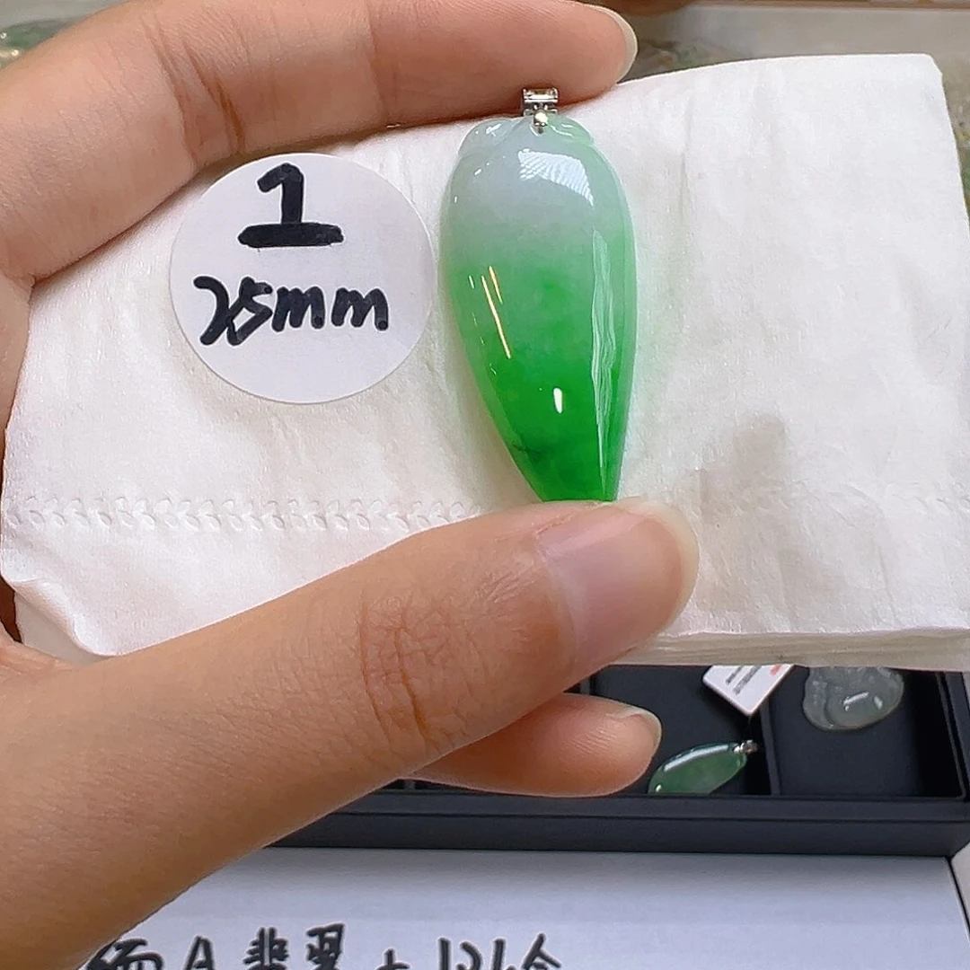 翡翠18K金镶嵌吊坠(不含链)翡翠