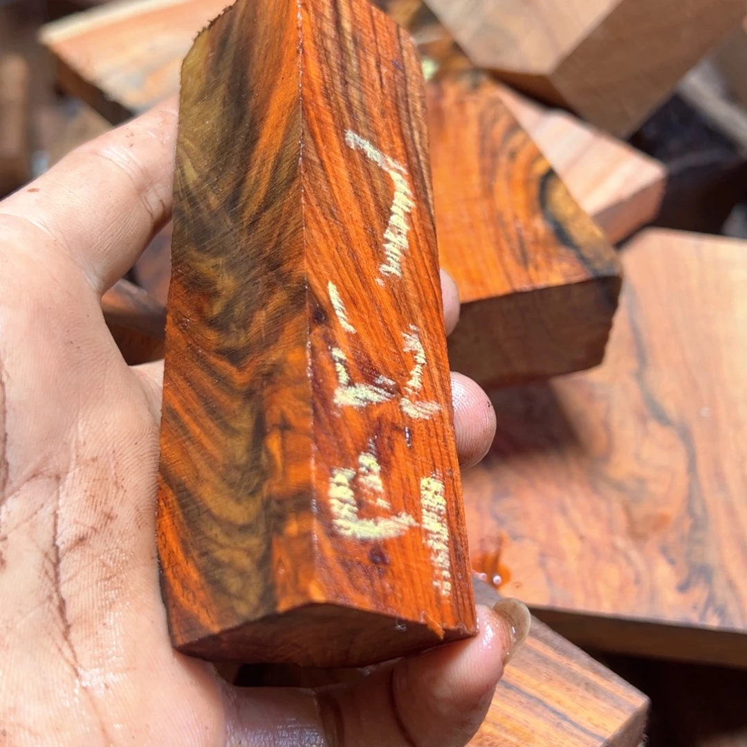 江***画交趾黄檀（大红酸枝）