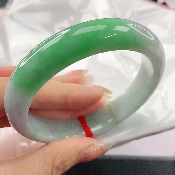 未镶嵌手镯翡翠，910