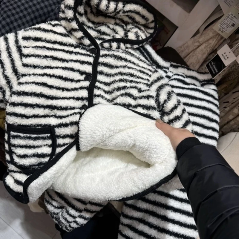 男女童睡衣洋气套装儿童冬季条纹带帽软糯保暖一件过冬家居服