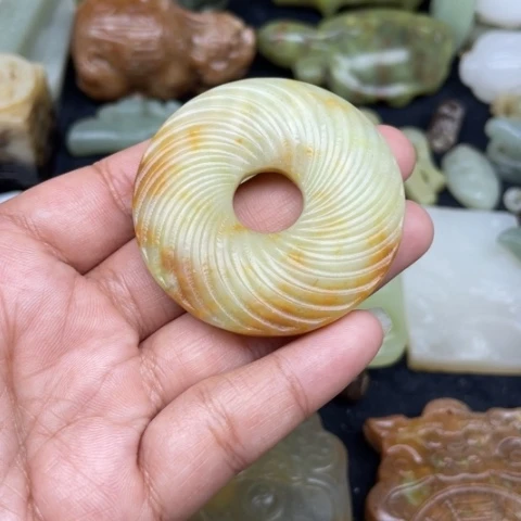 蛇纹石玉未镶嵌颈饰27