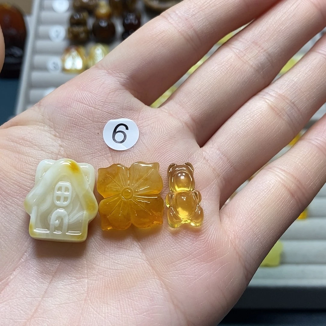 琥珀裸石未镶嵌若*ツ，