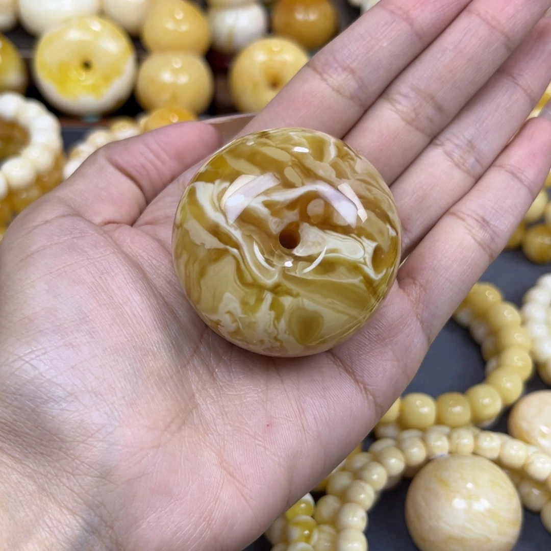 琥珀未镶嵌手串……