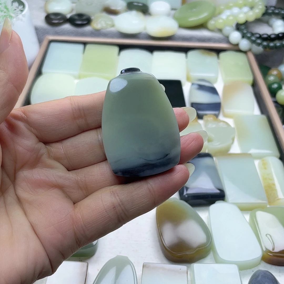 颈饰未镶嵌和田玉（糖玉）汝***轩