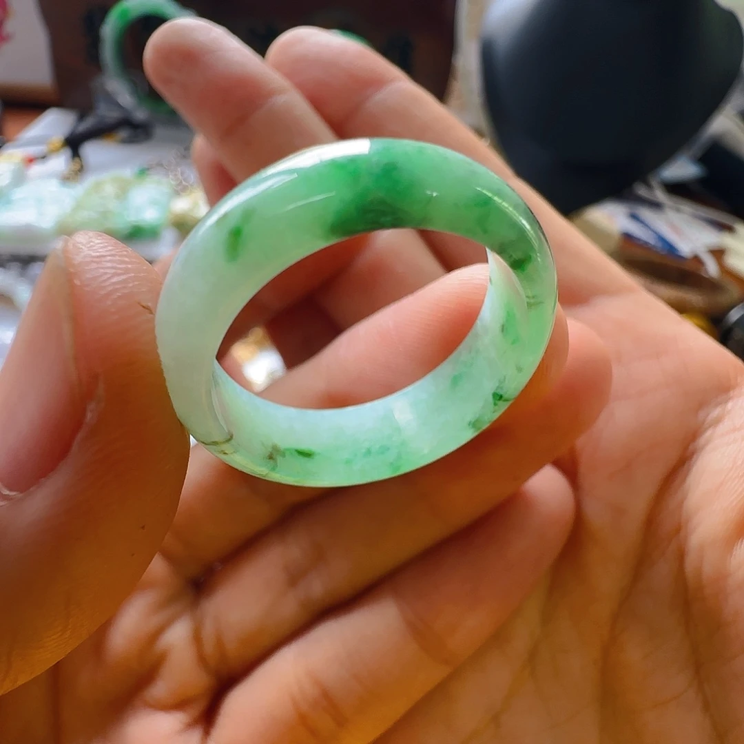 懒***1翡翠未镶嵌颈饰翡翠199