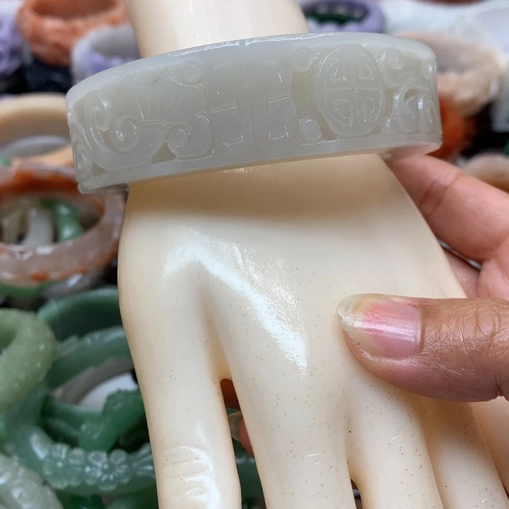 石英质玉手镯未镶嵌锦*