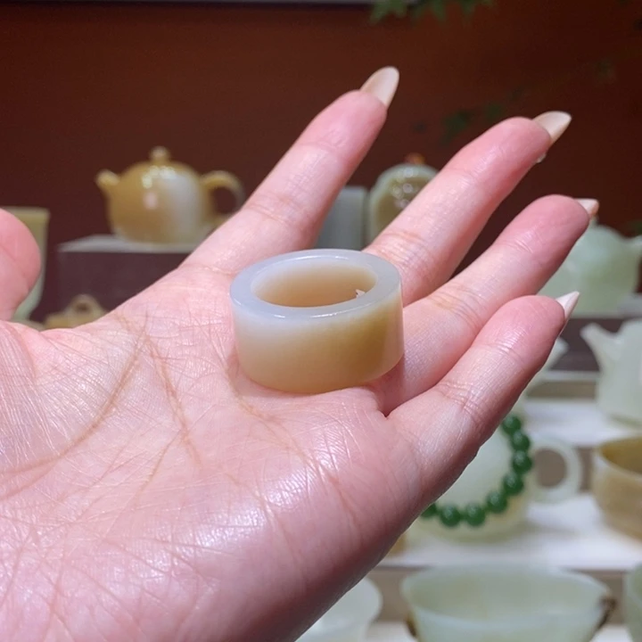 未镶嵌和田玉摆件糖白戒环22.3mm