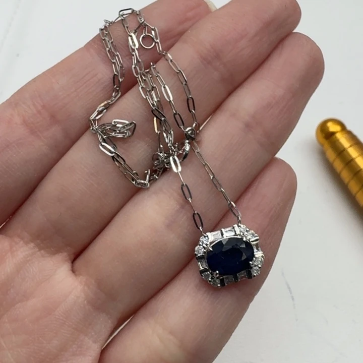 未镶嵌颈饰蓝宝石